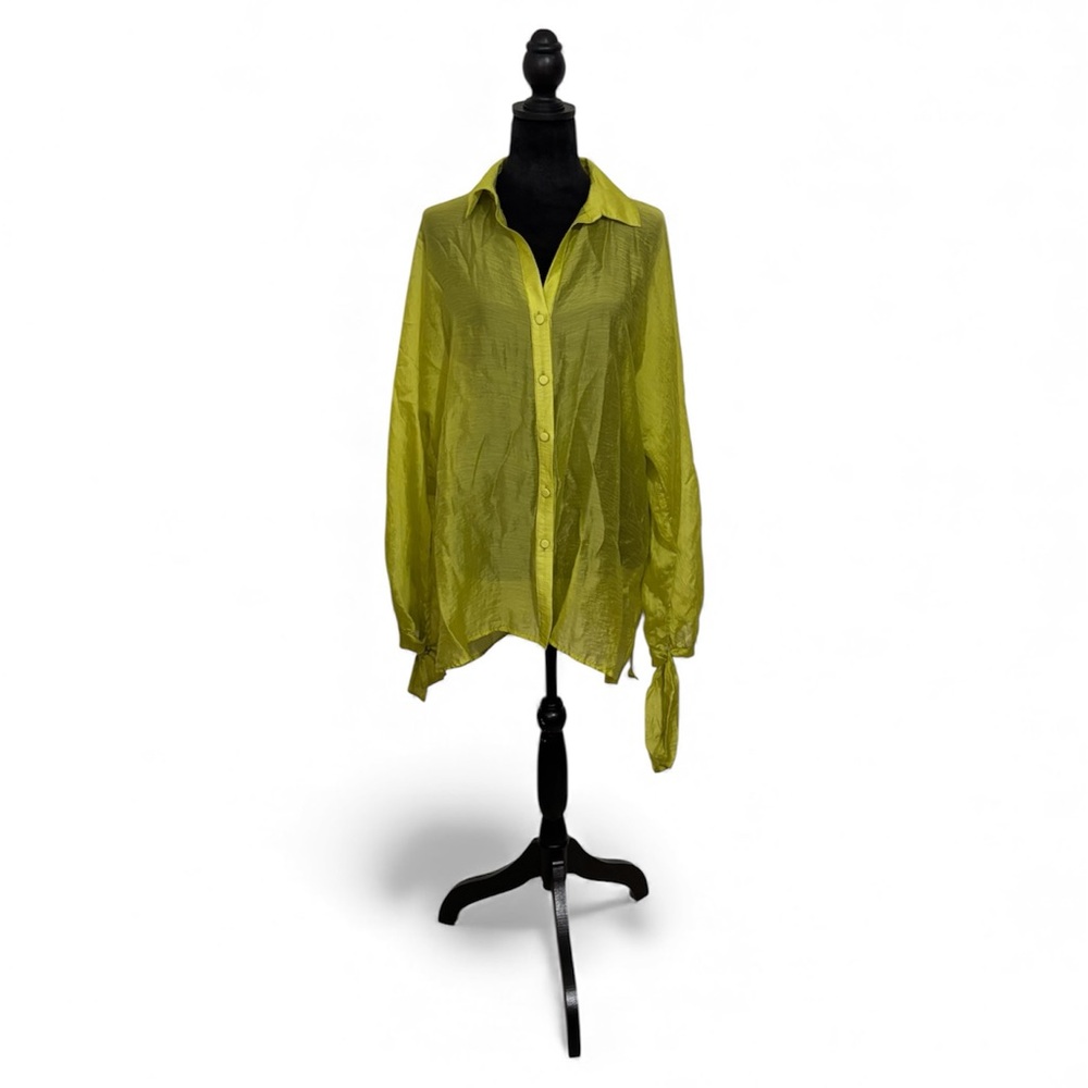 Worthington Women's Lime Button Down Shirt